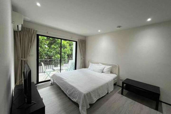 Room 2 of 7