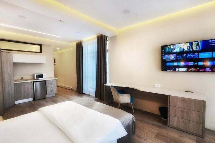Room 32 of 67