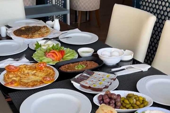 Dining 39 of 46