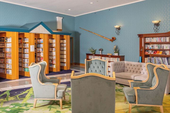 Entrance & Lobby