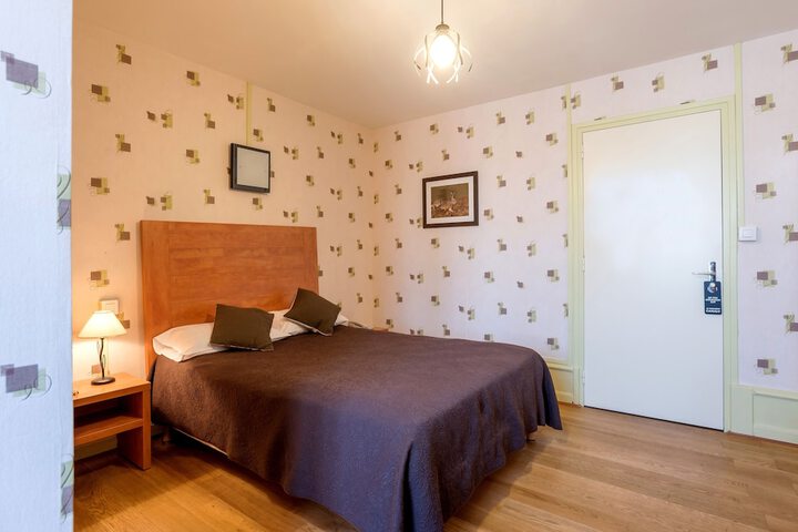 Room 4 of 14