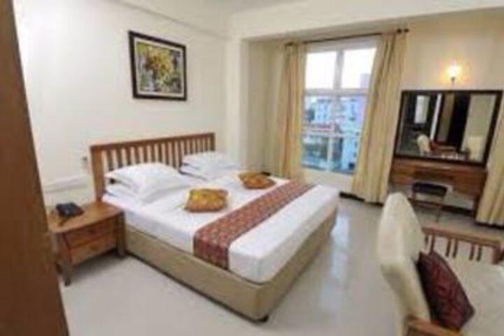 Room 21 of 32
