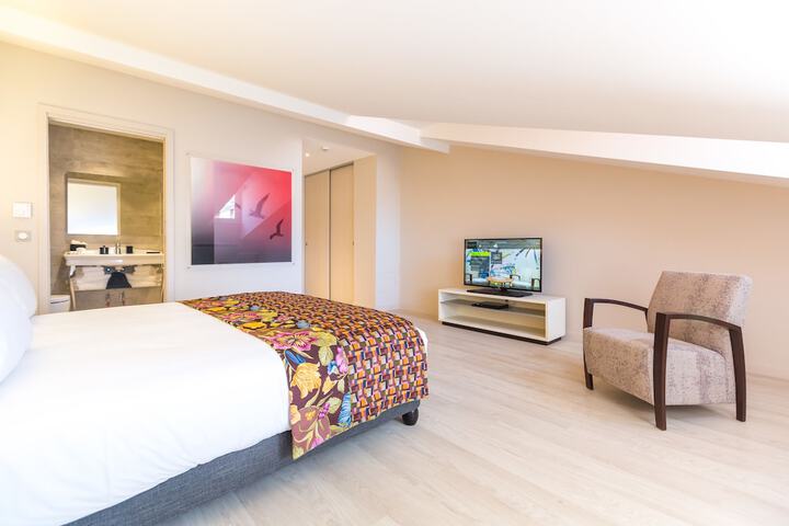 Room 15 of 62