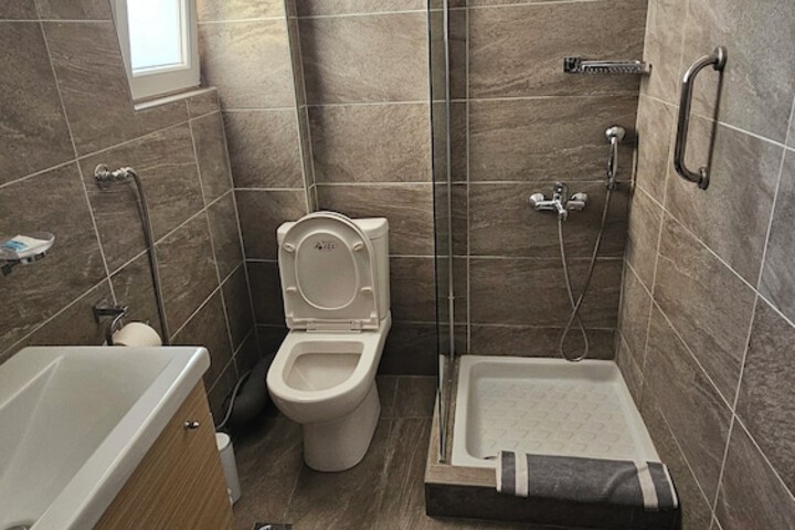 Room 25 of 46