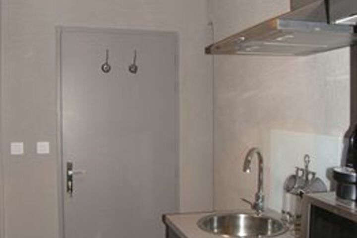 Room 14 of 16