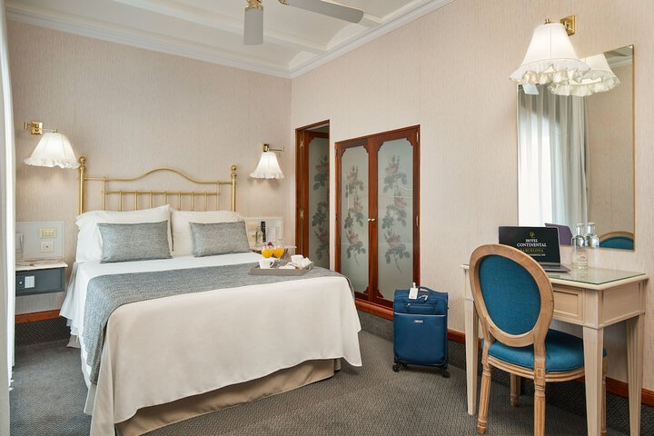 Room 12 of 65