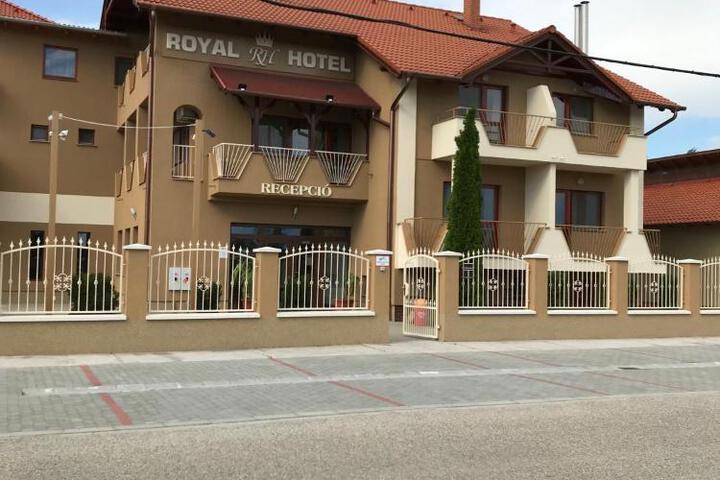 Photo of Royal Hotel