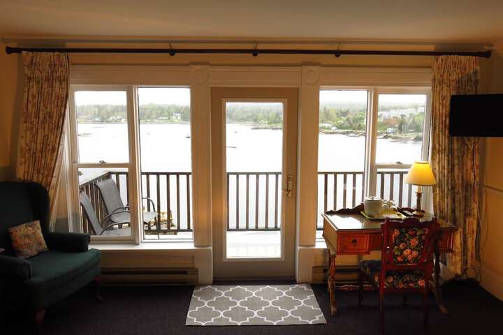 Room 15 of 40