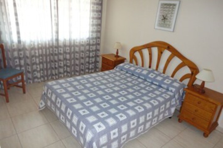 Room 8 of 11