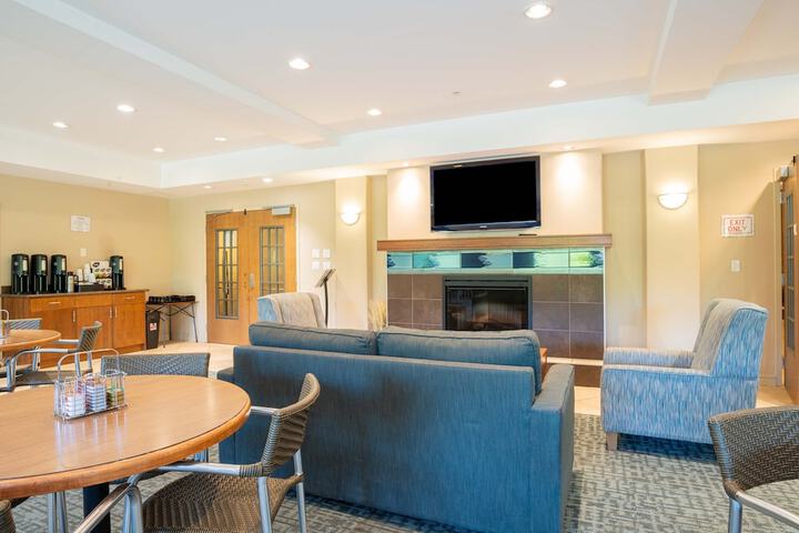 Breakfast/Coffee Service 50 of 64