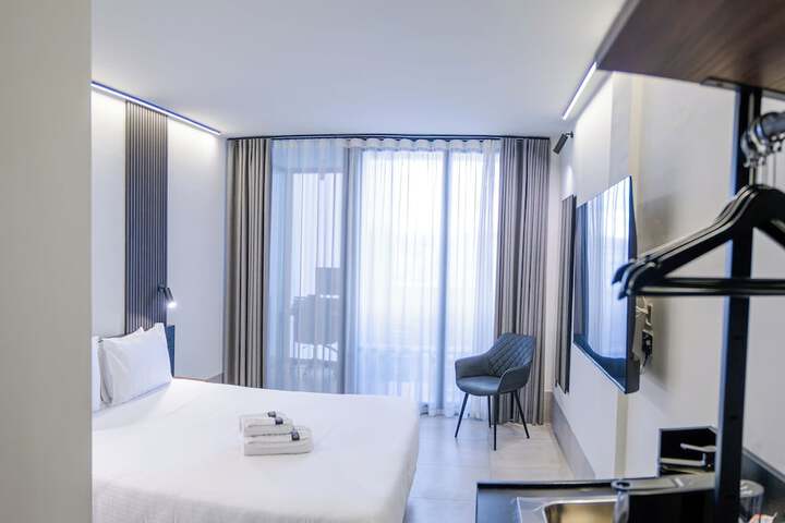 Room 66 of 150