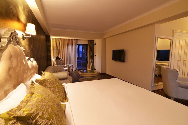 Room 71 of 177