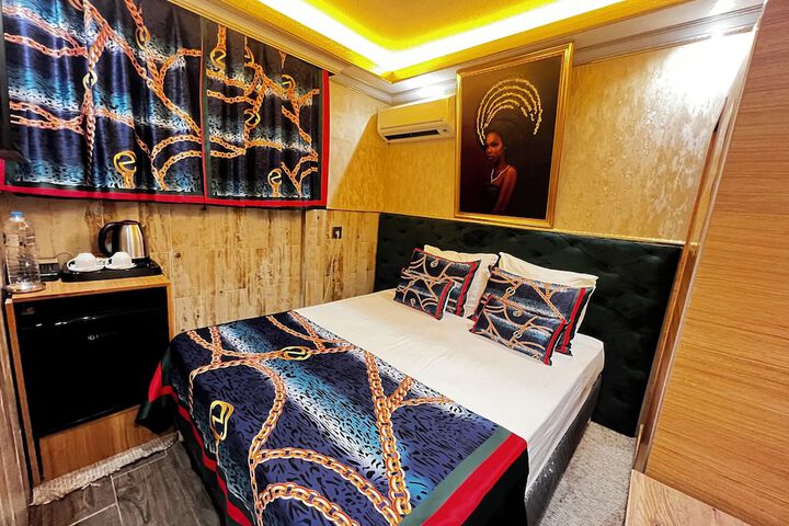 Room 20 of 170