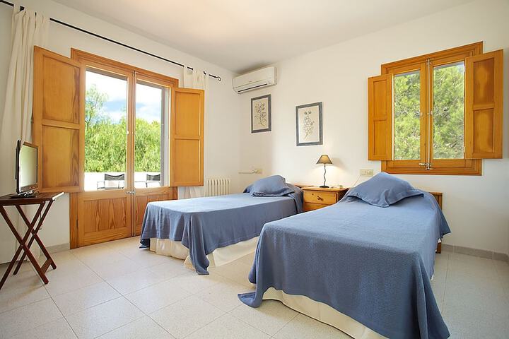 Room 10 of 41