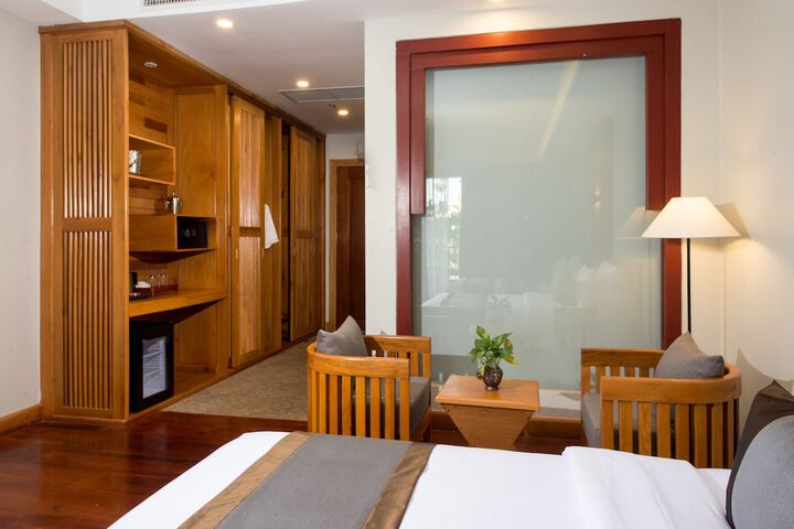 Room 7 of 63