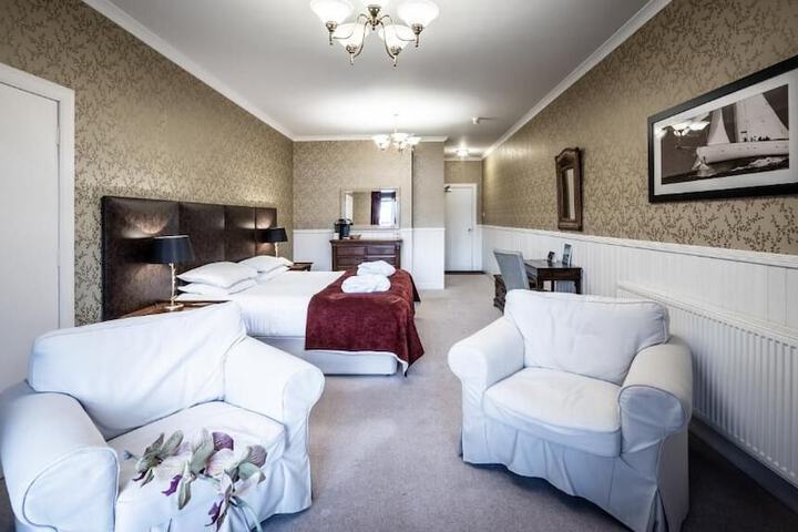 Room 9 of 47