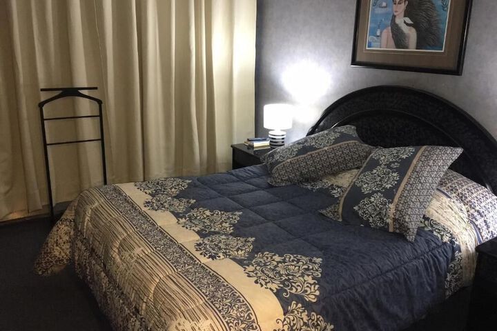 Room 4 of 95