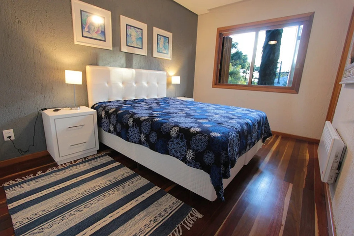 Room 4 of 13