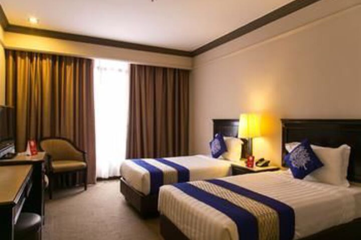 Room 7 of 25