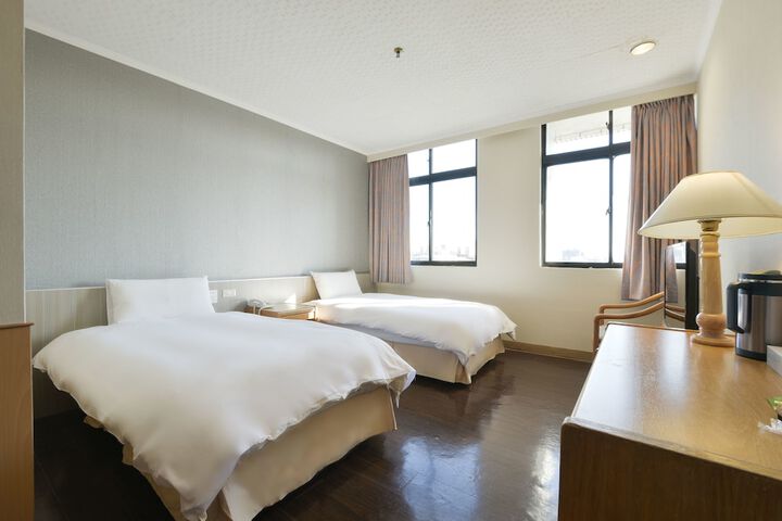 Room 13 of 49