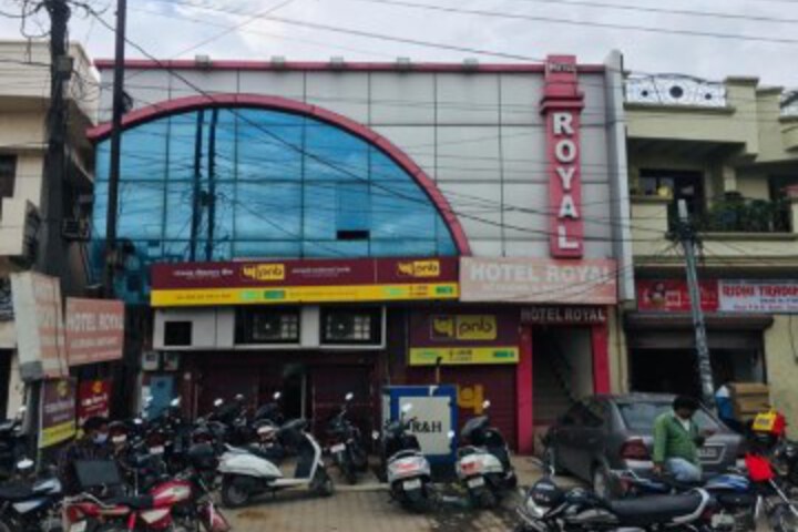 OYO Flagship 82905 Hotel Royal