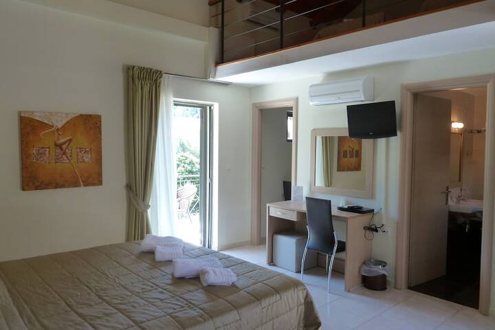 Room 10 of 64