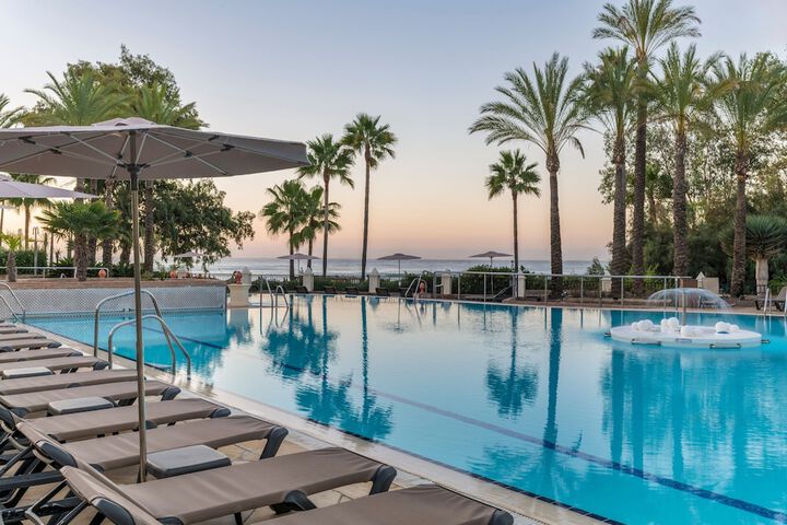 Pool Hotel