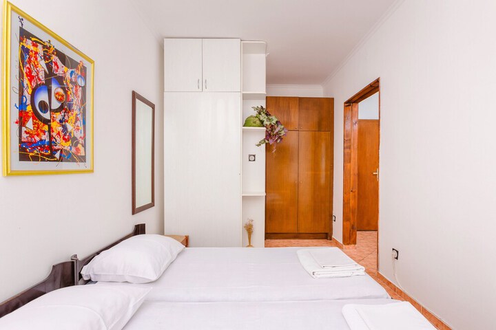 Room 7 of 43