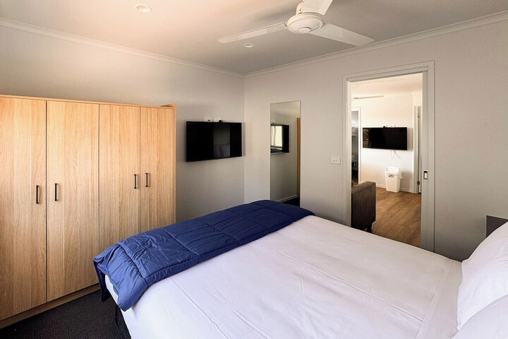 Room 30 of 94