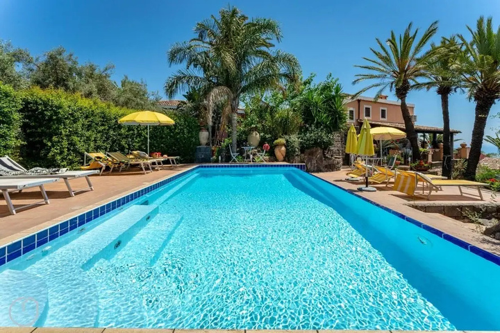 Pool 14 of 21