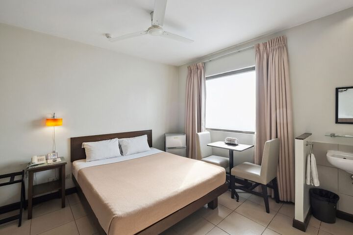 Room 18 of 26
