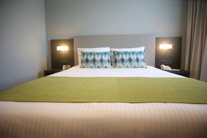 Room 25 of 152