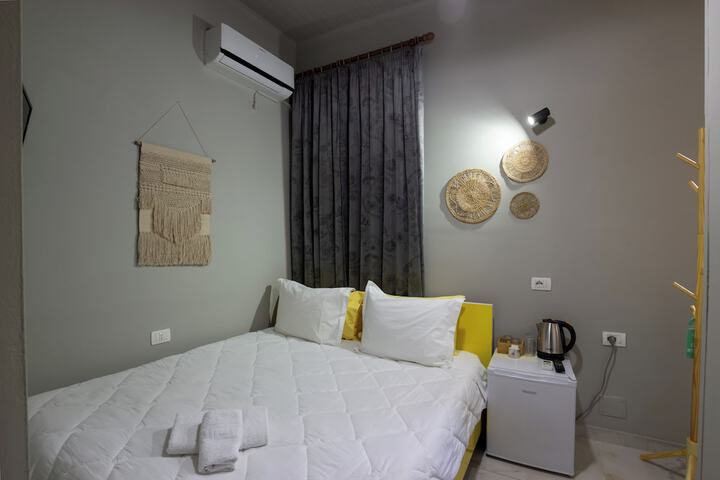 Room 37 of 90