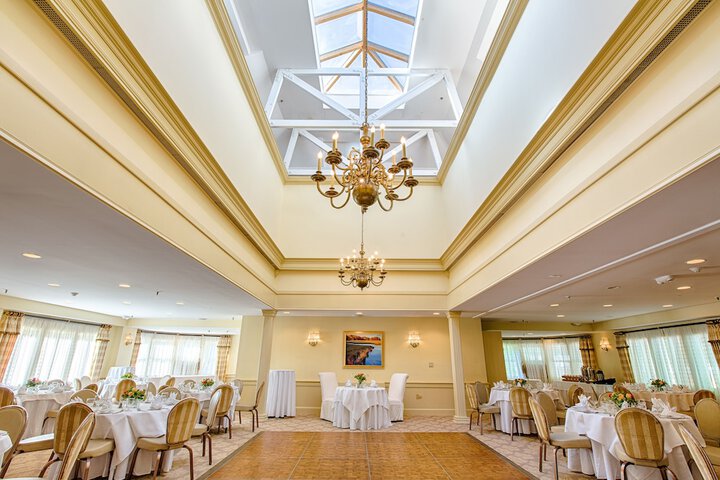 Ballroom/Hall 49 of 70