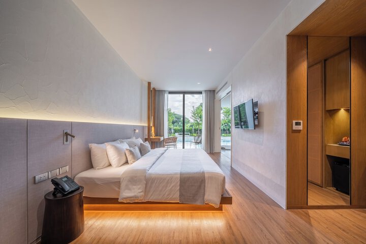 Room 42 of 150