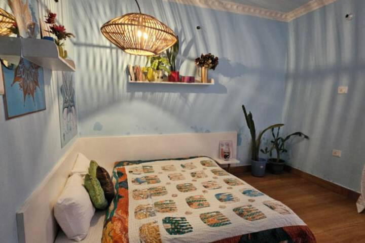 Room 5 of 63