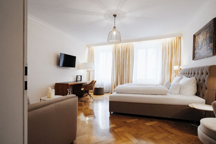 Room 6 of 50