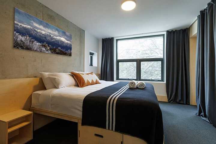 Room 10 of 34