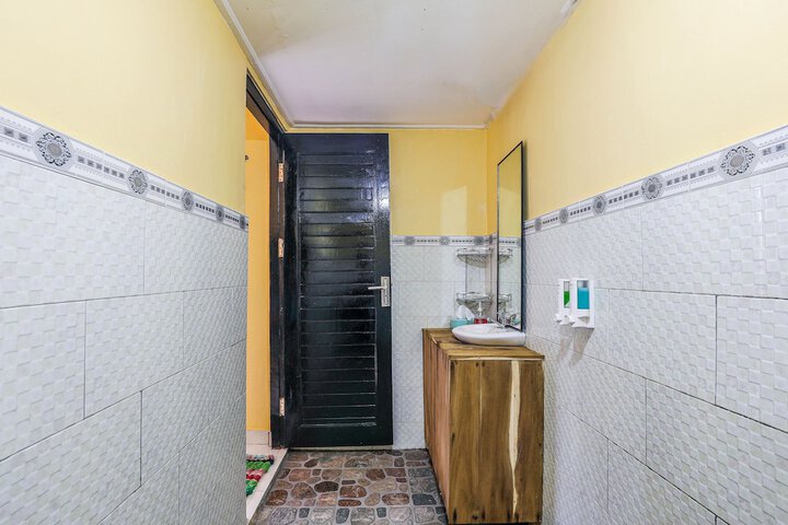 Room 28 of 47