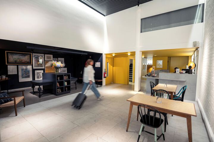 Entrance & Lobby