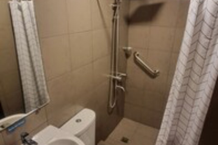 Room 1 of 4