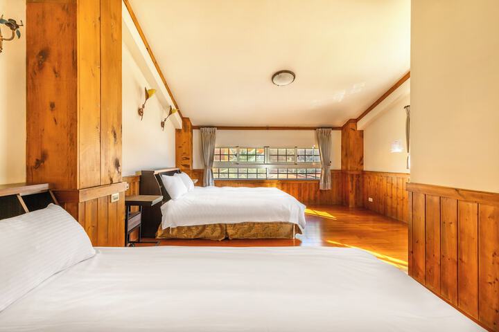 Room 35 of 119