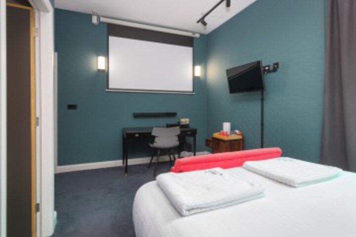 Room 71 of 109