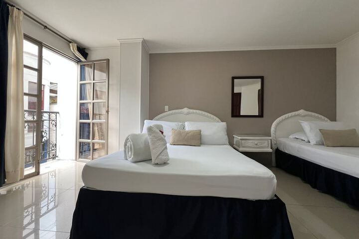 Room 4 of 61