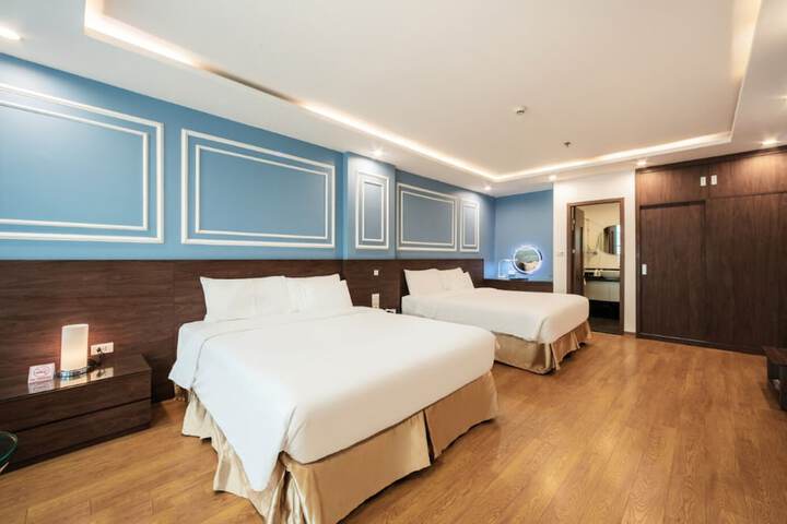 Room 4 of 25