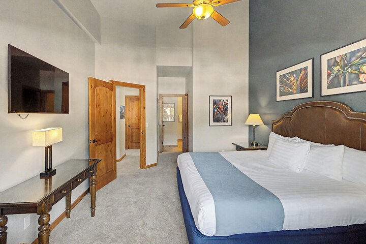 Room 28 of 157
