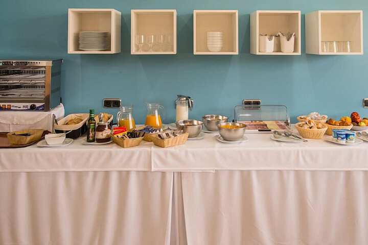Breakfast/Coffee Service 14 of 32