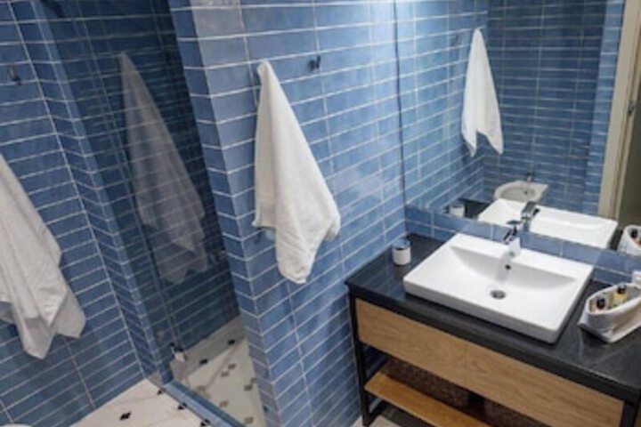 Room 16 of 20