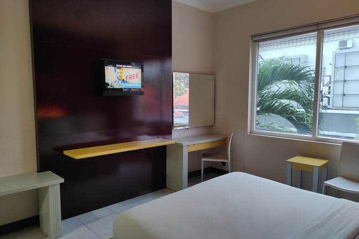 Room 13 of 22