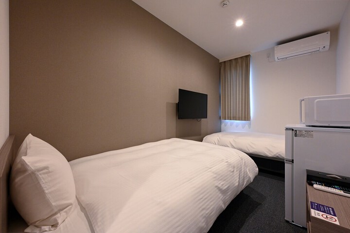 Room 5 of 20